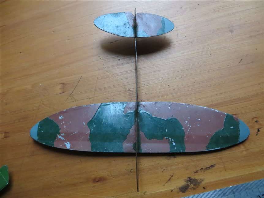 2 x  Metal Toy Airplanes + Rank Badge/Patch to show size - not included