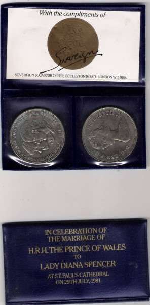 ROYAL WEDDING-LADY DI & PRINCE CHARLES - 2 X CROWNS SET IN POUCH