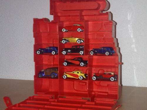 Hotwheels Vehicles and Carry Case