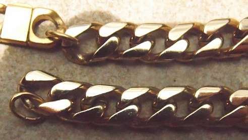 Stunning Mens heavy 18k gold filled DC Flat chain (22 cm)