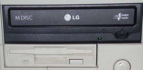 GA-H61m Motherboard with Intel Pentium G860 CPU and 4gig ram, Screen, 160 gig drive