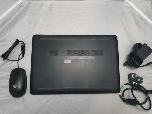 HP 15 i3 Laptop (11th gen i3 8GB RAM SSD)