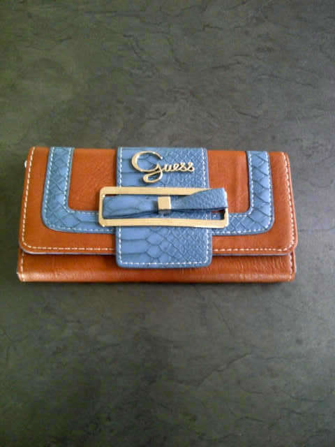 GUESS WALLETS