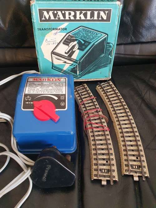 Marklin transformer 6511plus 2 pieces 5100 track (incl. connecting wires on one)