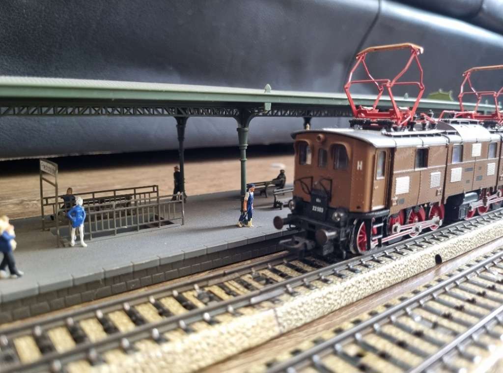 ROCO Electric Locomotive BR E91 (H0 scale)