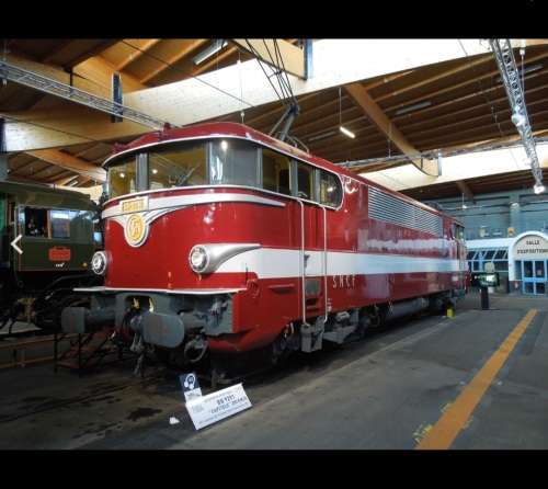 SNCF "Le Capitole" French express train - H0 scale (LIMA)