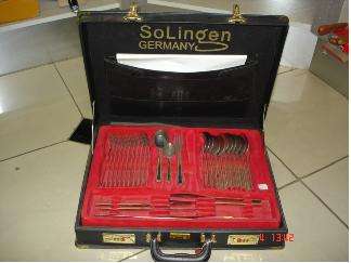 72 Piece Fully Equiped cutlery set in A Slick Briefcase......BARGAIN!!!!