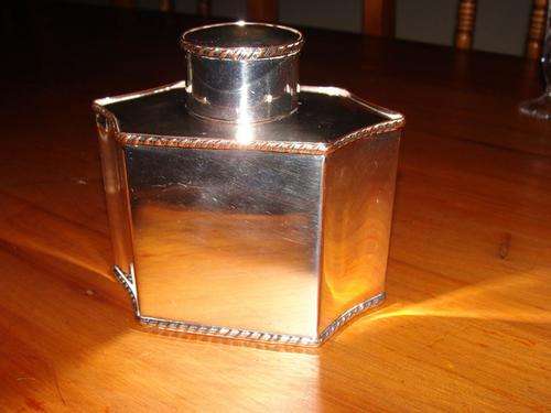 Beautiful, Unusual Tea Caddy in Excellent Condition