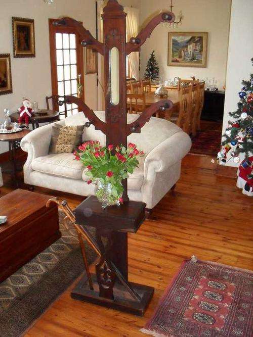 Exquisite Antique Hat / Hall Stand
