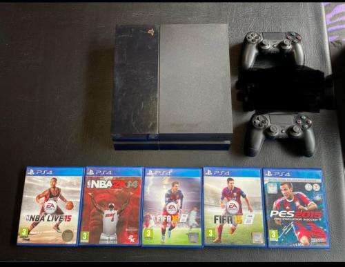 Playstation 4, 500GB with 2 Controllers and 5 Games