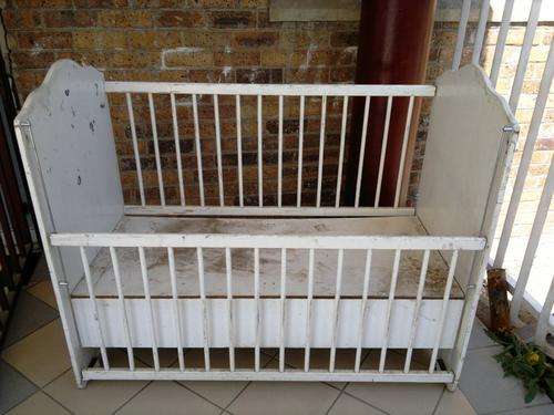 WHITE BABY COT - SECOND HAND