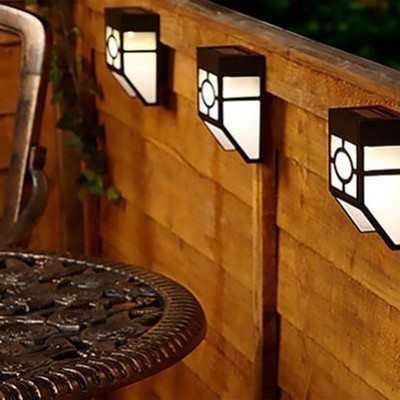 Solar Powered Fence Light