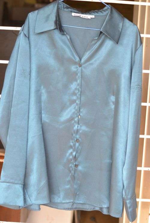 New Era size 18 womens shirt