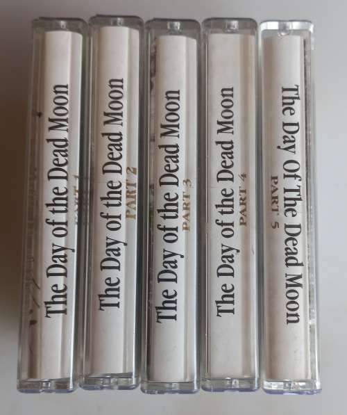 The day of the dead moon - Audio book on tapes