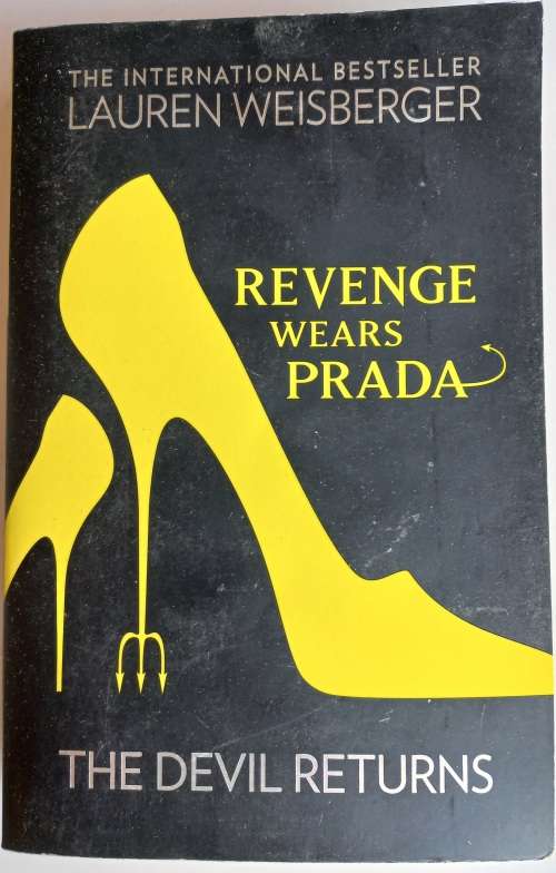 Revenge wears prada by Lauren Weisberger