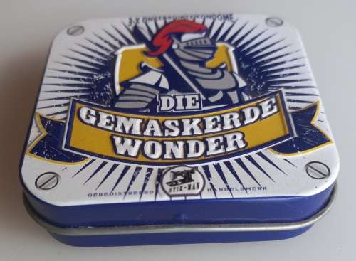 Die gemaskerde wonder blikkie (leeg)