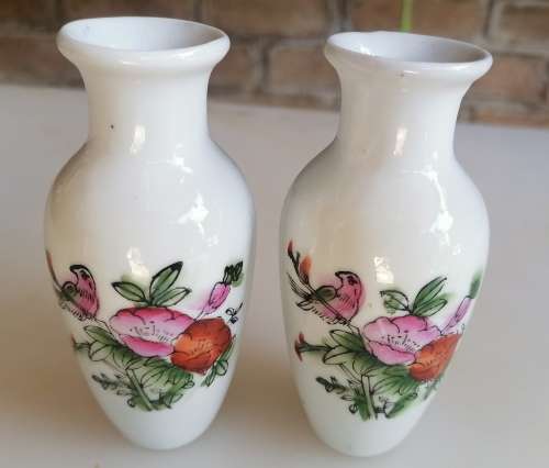 2 x Small vases
