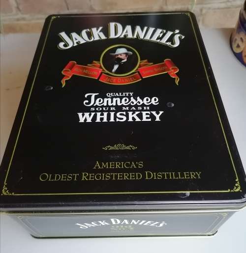 Jack Daniel`s tin