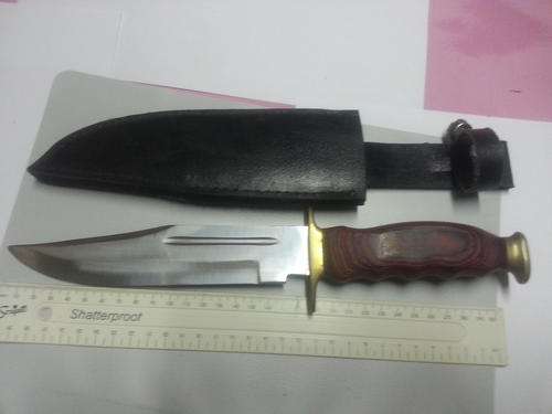 Bowie shape hunting knife