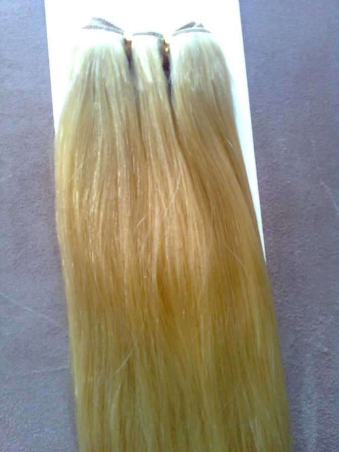 60 centimeters Full head straight clip in human hair  extensions in blonde
