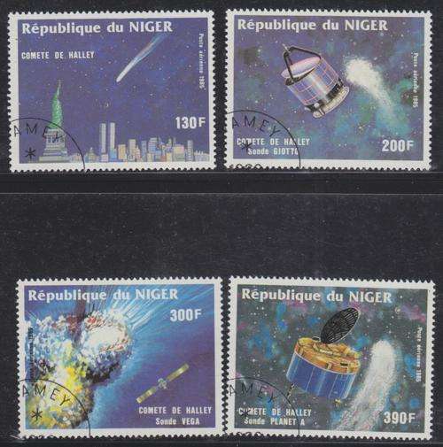 4 BEAUTIFUL THEMATIC STAMPS - SPACE - HALLET'S COMIT - NIGER