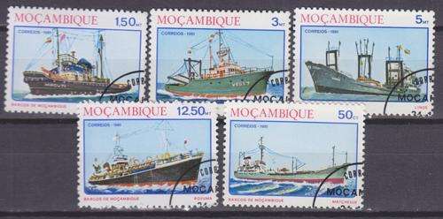 5 BEAUTIFUL THEMATIC STAMPS - SHIPS - MOZAMBIQUE
