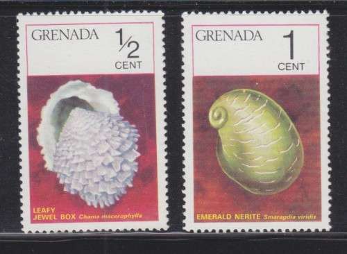2 BEAUTIFUL THEMATIC STAMPS - MARINE LIFE - SHELLS - GRENADA