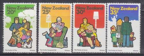4 BEAUTIFUL THEMATIC STAMPS - THE FAMILY - NEW ZEALAND