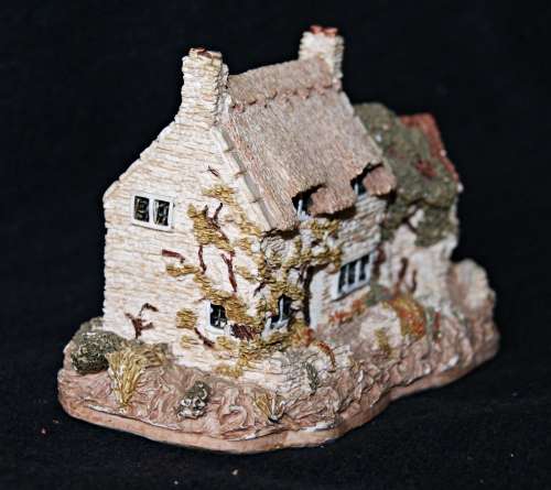 Lilliput Lane Cobblers Cottage