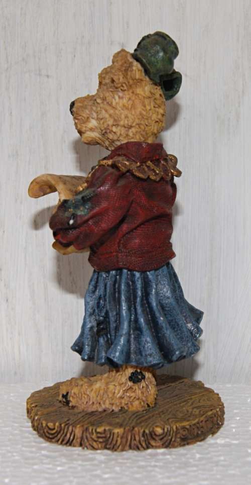 Boyds Bears and Friends `Justina The Choir Singer` Figurine