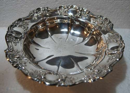 *REDUCED* Yeoman Plate Embossed Footed Bowl