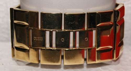 Guess Wide Bracelet Watch (Brand new) in Original Box @@@ CCCRRRAAAZZZYYY R1 START
