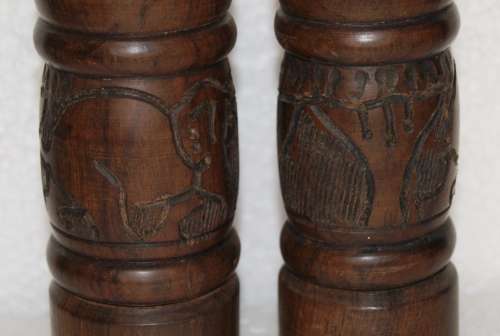 Vintage Hand Carved Treen Salt and Pepper @@@ CCCRRRAAAZZZYYY R1 START!!!