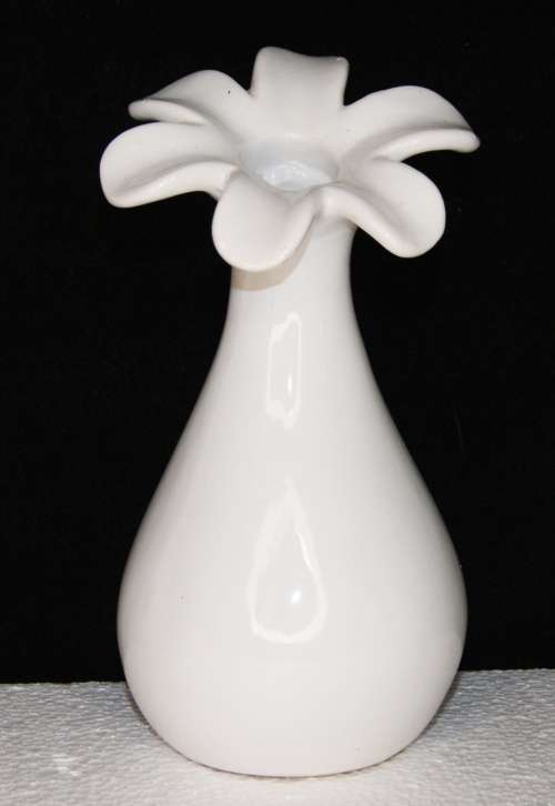 Daisy Vase (Firing Crack)