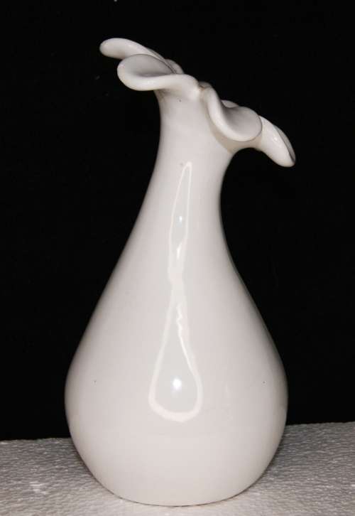 Daisy Vase (Firing Crack)