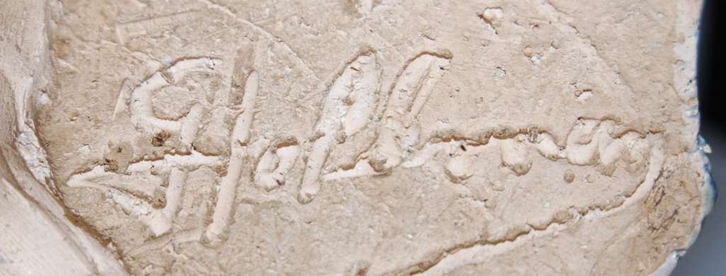 Vintage Stoneware Horse Statue Signed (as per the images) @@@ CCCRRRAAAZZZYYY R1 START!!!