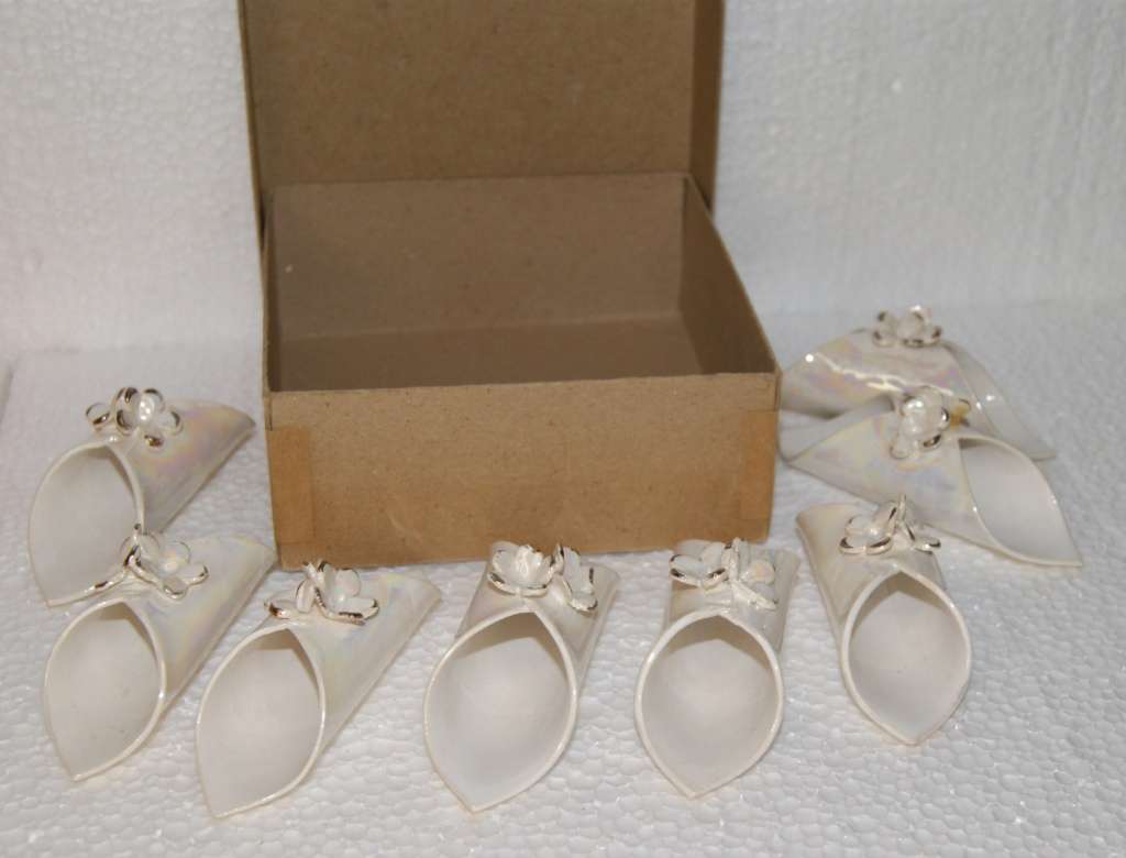 Vintage Porcelain Serviette Rings @@@ CCCRRRAAAZZZYYY R1 START!!!