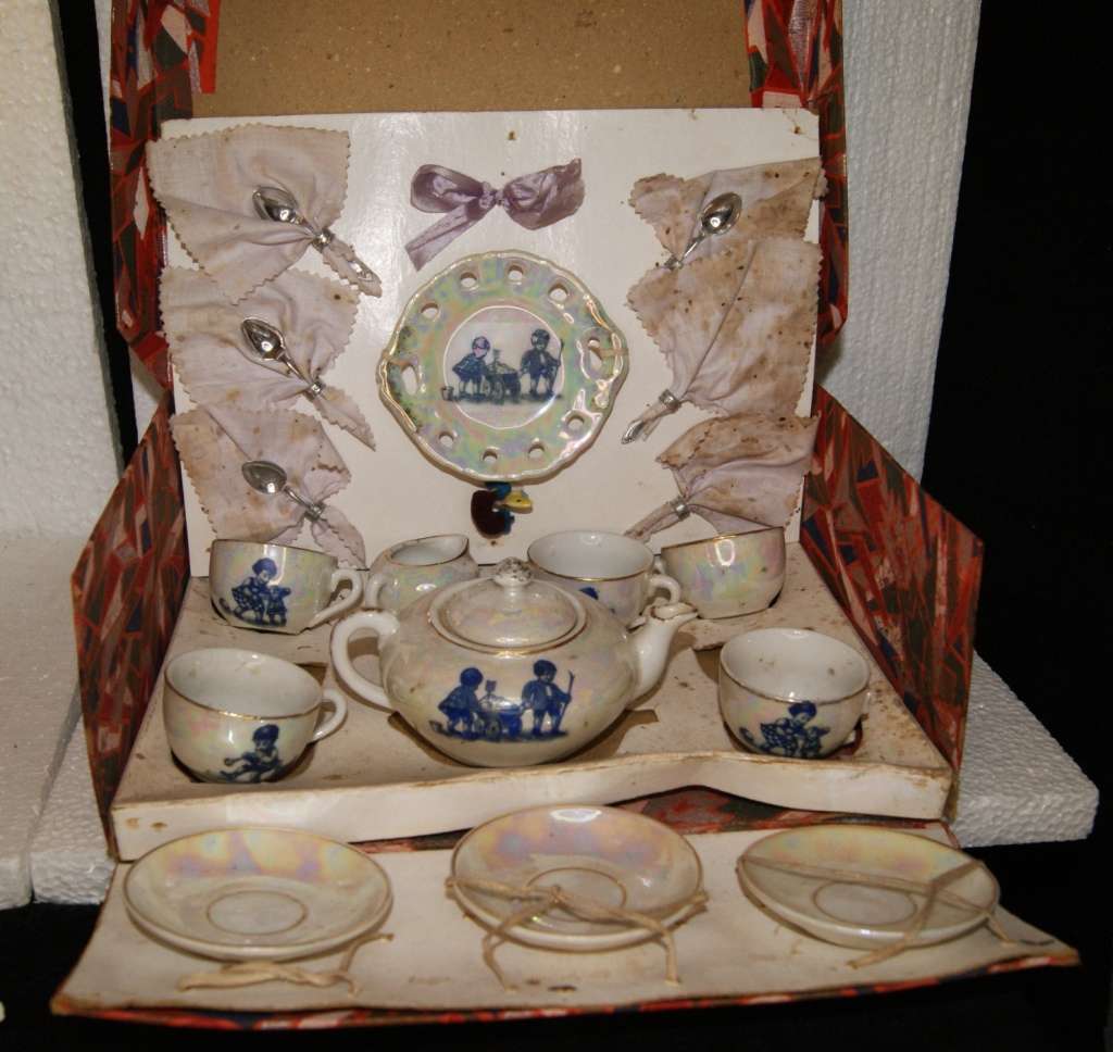 Vintage Childrens Tea set @@@ CCCRRRAAAZZZYYY R1 START!!!
