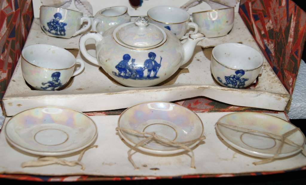 Vintage Childrens Tea set @@@ CCCRRRAAAZZZYYY R1 START!!!