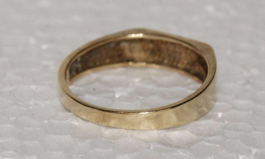 9ct Gold and Diamond Mens Ring @@@ CCCRRRAAAZZZYYY R1 START!!!