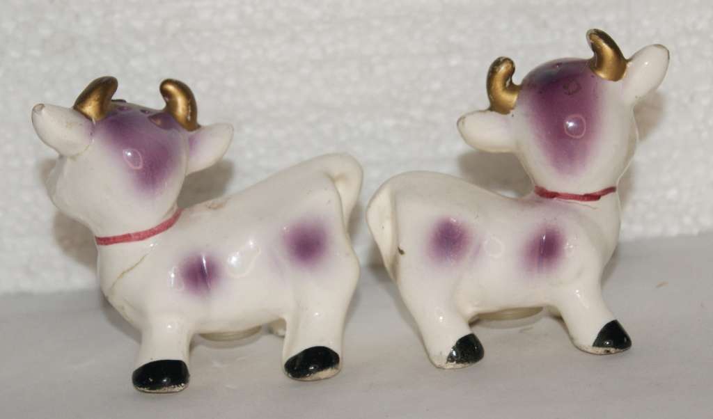 Vintage Ceramic Cow Salt and Pepper Set @@@ CCCRRRAAAZZZYYY R1 START!!!