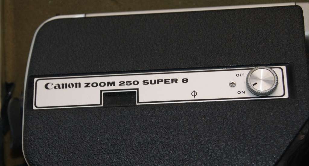 Canon Zoom 250 Super 8 in Original Case