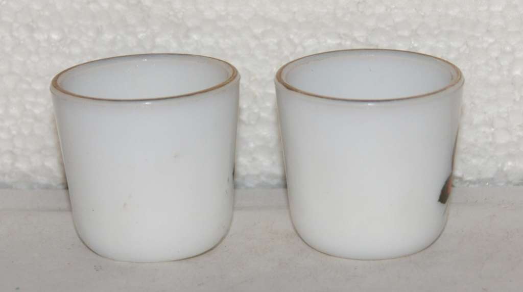 Pair of Vintage Milk Glass Egg Cups @@@ CCCRRRAAAZZZYYY R1 START