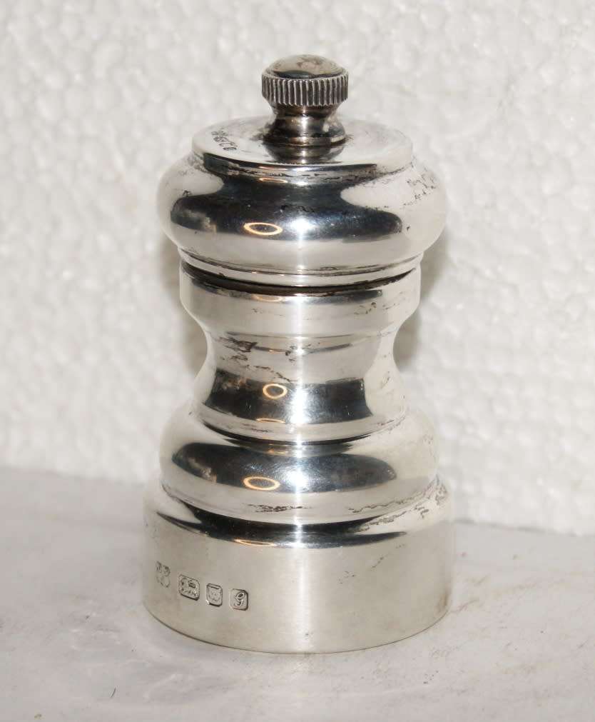Hallmarked Silver London 1981 Pepper Grinder @@ CCRRAAZZYY R1 START