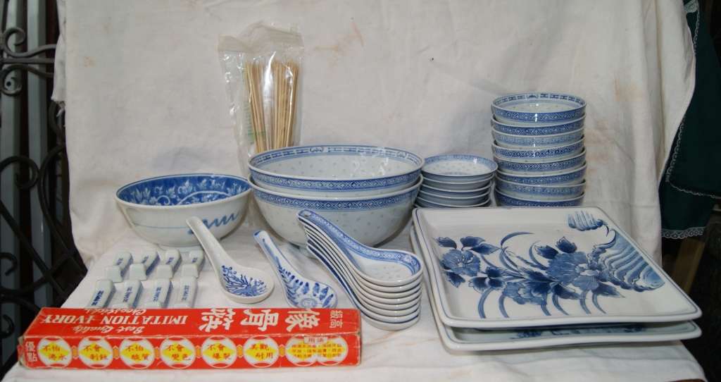 39 Piece Chinese Porcelain Dinner Service 8 Place settings, Box of Vintage Chopsticks, Bamboo Skewer