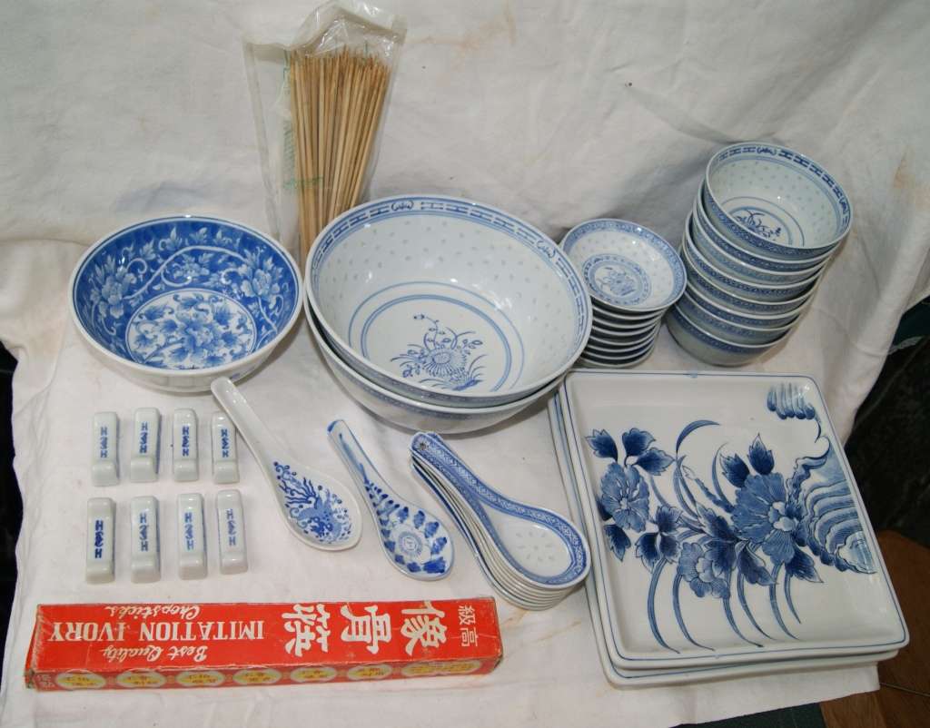39 Piece Chinese Porcelain Dinner Service 8 Place settings, Box of Vintage Chopsticks, Bamboo Skewer