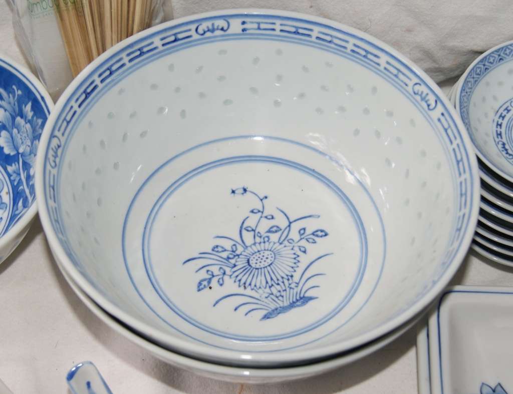 39 Piece Chinese Porcelain Dinner Service 8 Place settings, Box of Vintage Chopsticks, Bamboo Skewer