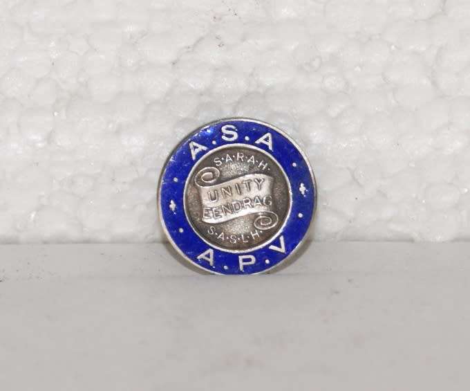 925 and Enamel SA Railways and Harbours Unity and Lapel Badge (6.2g) @@@ CCCRRRAAAZZZYYY R1 START