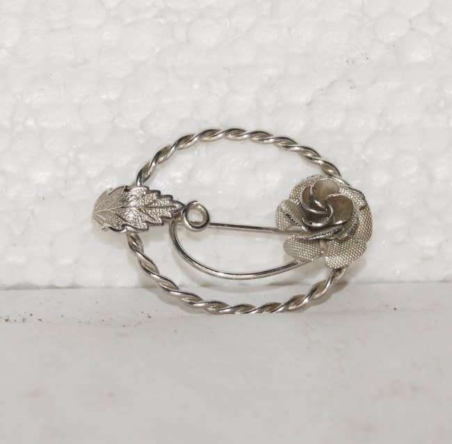 Vintage Costume Jewellery Rose Brooch @@@ CCCRRRAAAZZZYYY R1 START