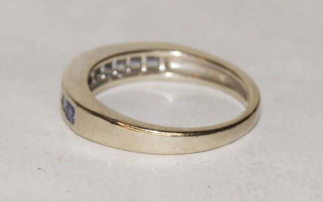 9ct White Gold and Tanzanite Ring